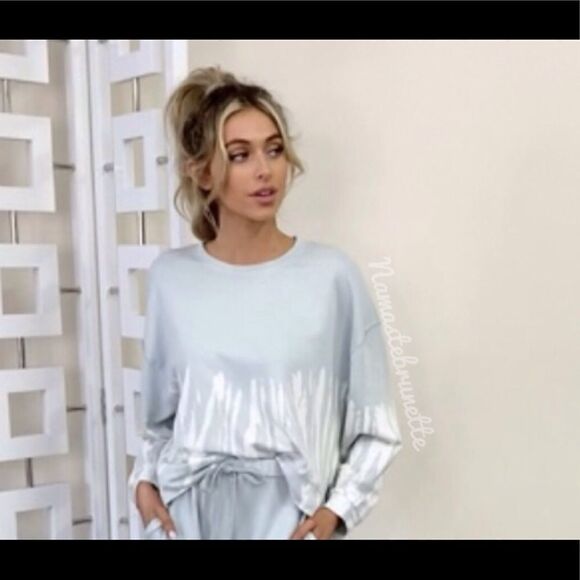 Nwt SMALL ICED BLUE LONG SLEEVE TIE DYE PULLOVER TOP - Picture 10 of 16